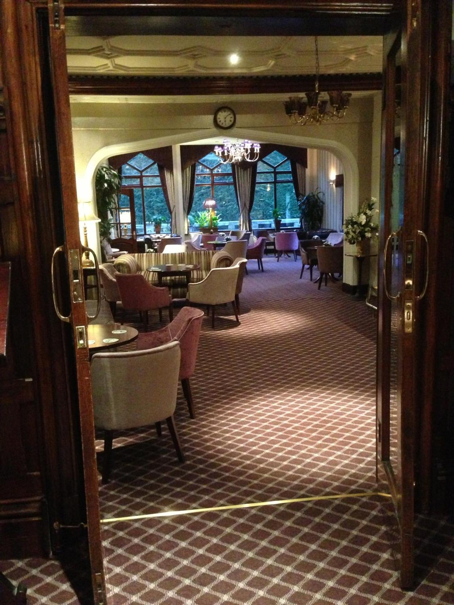 Oakwood Hall Hotel Бингли Экстерьер фото