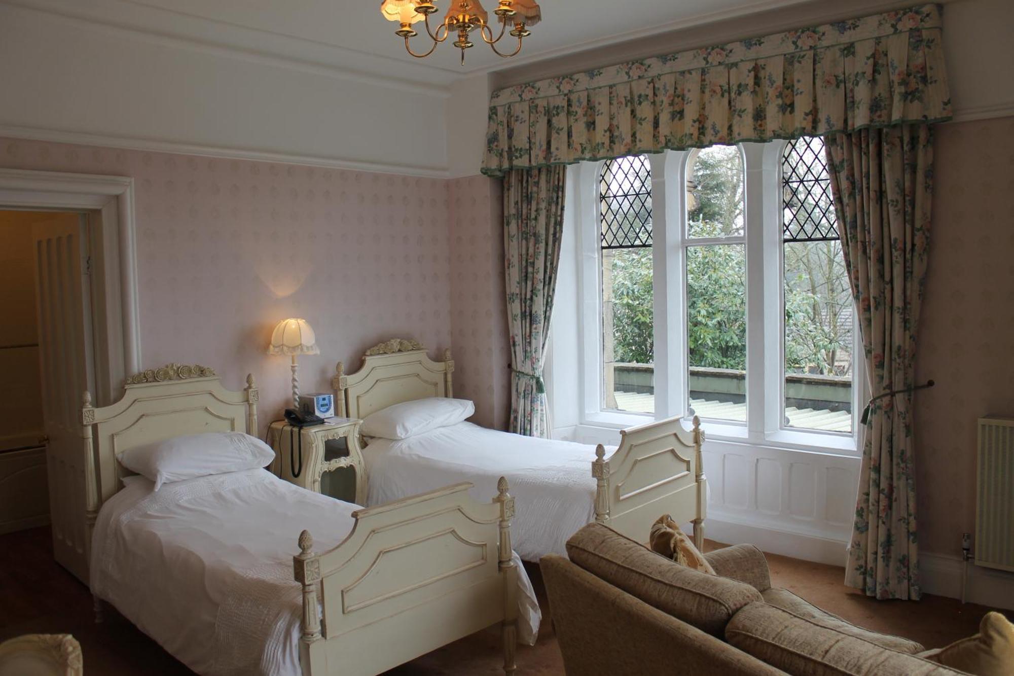 Oakwood Hall Hotel Бингли Экстерьер фото